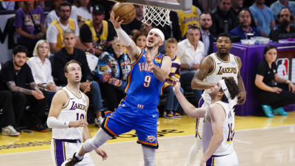   Los Thunder ganaron para dejar a los Lakers al borde del nocaut 