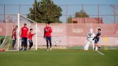 Nicolás Córdova citó a cinco arqueros para un microciclo específico de La Roja