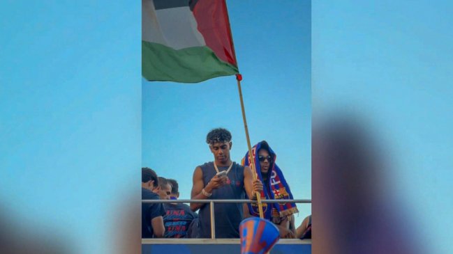 Flick marcó distancia tras gesto de Yamal con bandera de Palestina: Esto no me gusta