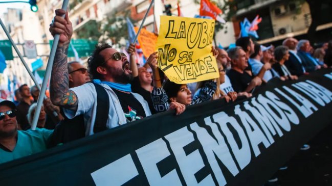 Universidades públicas argentinas salen a las calles para exigir un aumento presupuestario
