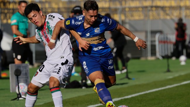 Jugadores de Everton recibieron amarillas administrativas por infracción a las bases