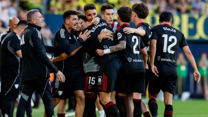   Sevilla festejó en el Estadio de La Cerámica de la mano de Suazo y Alexis 