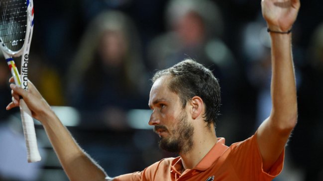 Medvedev remontó ante Landaluce y desafiará a Jannik Sinner en Roma