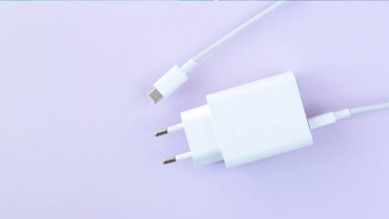 Publican reglamento que establece el USB tipo C como cargador universal en Chile