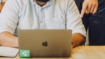   ¿Quieres emprender este 2026? Experto revela los negocios con mejores proyecciones 