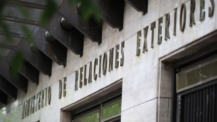   Diplomáticos y aumento de designaciones políticas en embajadas: 