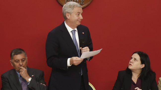 Criteria: Un 76% entendió que expulsión de migrantes era una promesa concreta de Kast