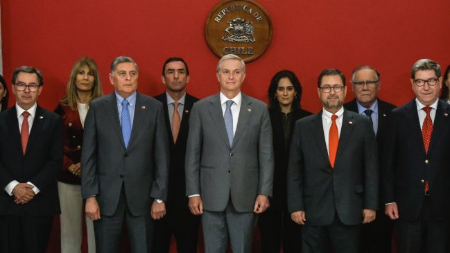 Kast tras primer ajuste ministerial: 