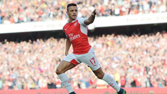 Alexis felicitó a Arsenal por título en la Premier League: 