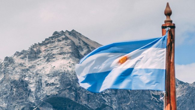 Argentina superó revisión del FMI y recibirá otros 1.000 millones de dólares