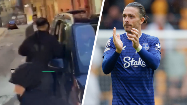 Tambaleándose: Jack Grealish fue captado de madrugada saliendo de un club de striptease