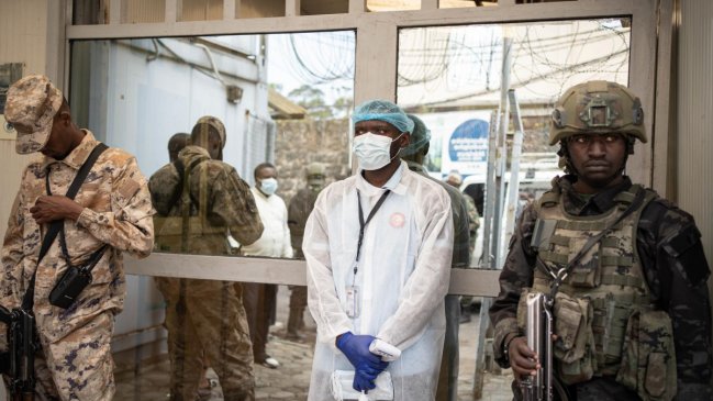 Tensión en RD Congo: Incendian hospital tras conflicto por protocolos de entierro por ébola