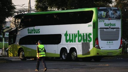 Volcamiento de bus dejó dos muertos y una veintena de lesionados en Teno