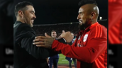 El afectuoso saludo de Claudio Bravo a Arturo Vidal: 