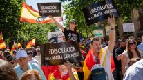 Miles de personas se reunieron en Madrid para pedir la renuncia de Pedro Sánchez