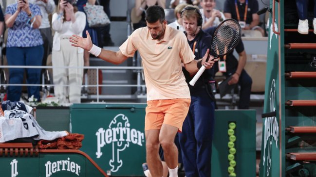 Djokovic remontó en su estreno en Roland Garros y avanzó a segunda ronda
