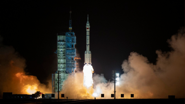 La misión china Shenzhou-23 despegó rumbo a la estación espacial Tiangong
