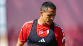 Hinchas de Sevilla quieren que Alexis siga en el club para la próxima temporada