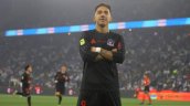 [VIDEO] El gesto que no se vio en TV: Javier Correa respondió a hinchas de la UC tras su doblete