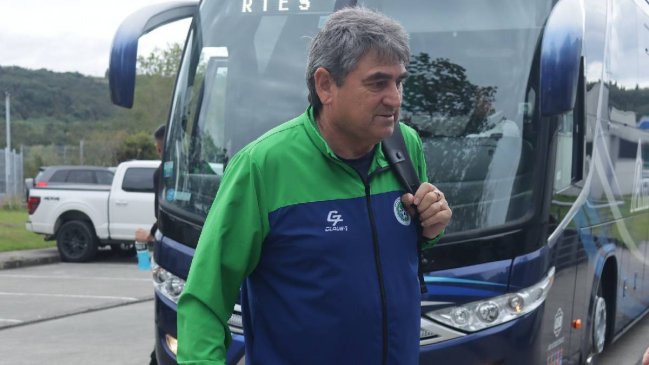 Puerto Montt anunció la salida del técnico Emiliano Astorga