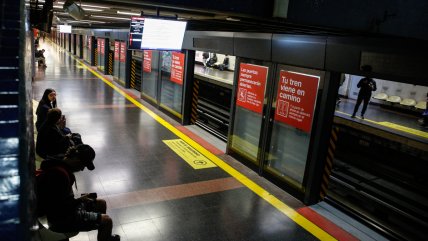 Metro de Santiago fija para 2028 la instalación total de puertas de andén en la Línea 1