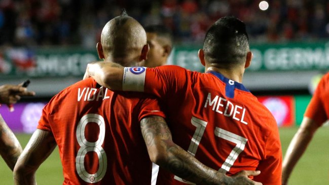 Vidal respondió troleo de Medel: Quedé en la historia con dos autogoles seguidos