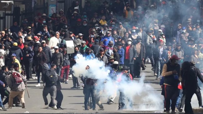 Bolivia: Paz promulgó ley que elimina restricciones al despliegue de las FF.AA. en protestas