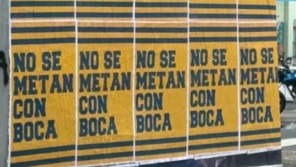 Barristas de Boca pegaron amenazantes mensajes antes del duelo copero con la UC