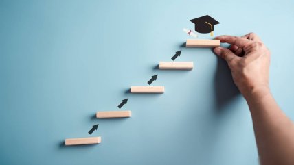  Ranking reveló las carreras con más titulados en Chile durante 2025 