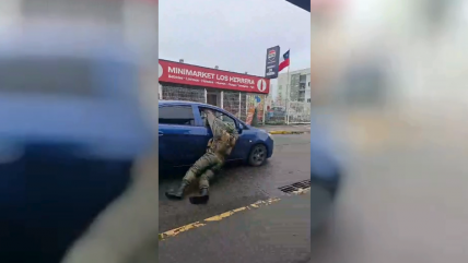   Conductor que arrastró a carabinero fue formalizado por homicidio frustrado 