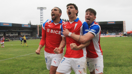   La UC batió con superioridad a Huachipato y quedó como escolta en la Liga de Primera 