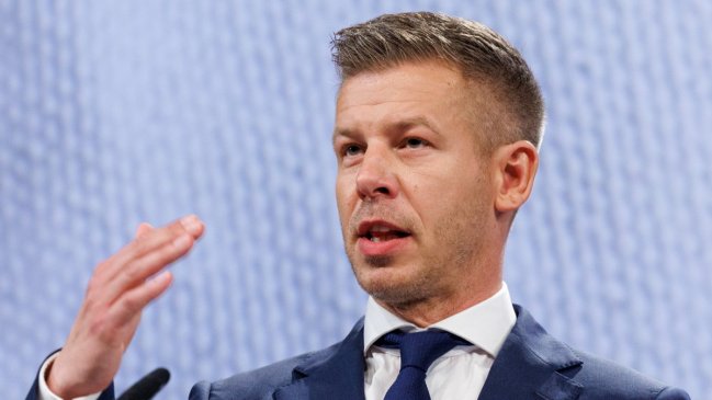 Primer ministro húngaro busca destituir al presidente nombrado por Viktor Orbán