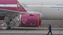 Vulneraron seguridad del aeropuerto para rayar un avión de JetSmart