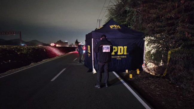 Cuerpo maniatado y con impactos de bala fue hallado en Lampa, a un costado de la Ruta 5