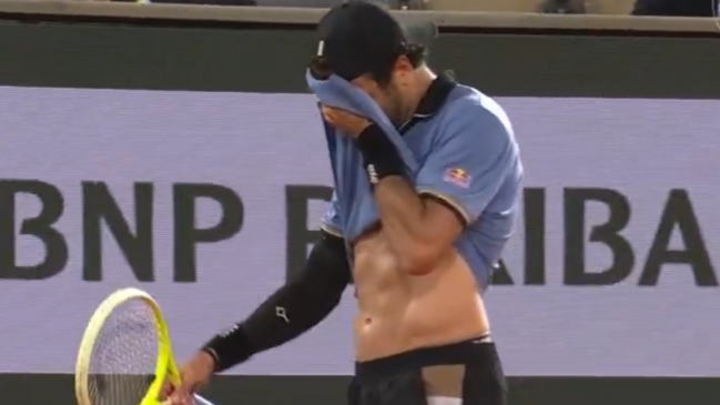 [VIDEO] Berrettini se retiró lesionado entre lágrimas y Arnaldi avanzó a semis en Roland Garros