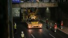 Camión quedó atascado en la Autopista Central y causó caos vial