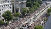 El papa reunió a 1,2 millones de católicos para una misa en la Plaza Cibeles de Madrid