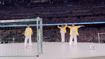   [VIDEO] El extravagante acto futbolero para el papa León XIV en su visita al 