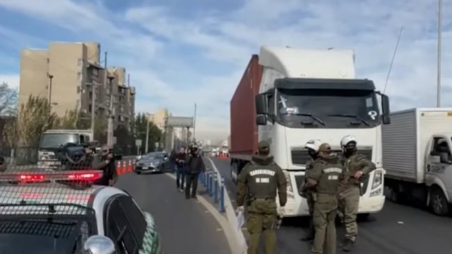Carabinero frustró a disparos el robo de un camión en Quilicura