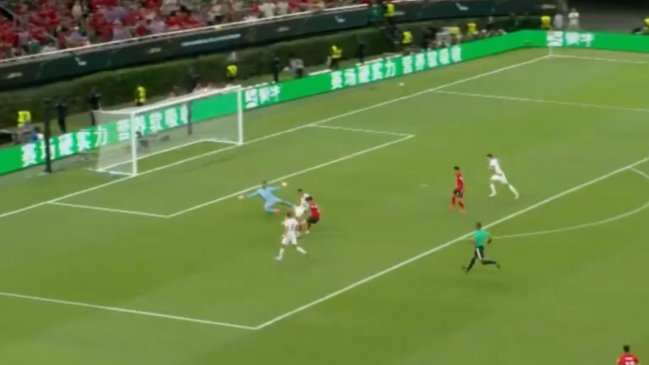  Hwang In-Beom enganchó ante el arquero y anotó un golazo para Corea del Sur contra República Checa 