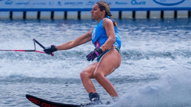 Trinidad Espinal logró histórica medalla de plata en competencia de esquí naútico en Mónaco
