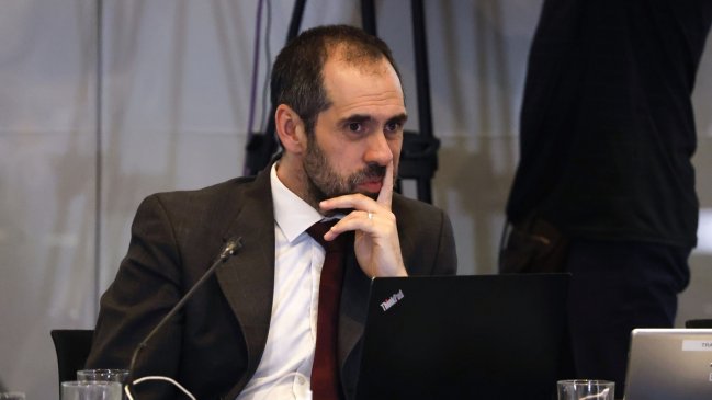 Comisión inicia análisis de AC contra Grau con diferencias en el oficialismo