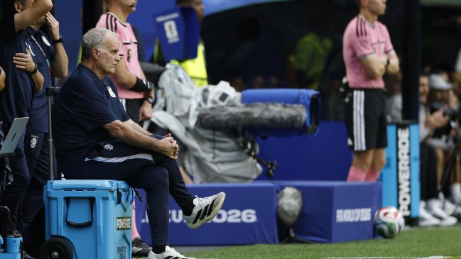 Un clásico: Bielsa se sentó en el 