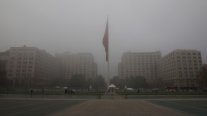 Frío y neblina marcaron la mañana en el centro cívico de Santiago