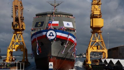 El buque Magallanes fue lanzado al mar como un hito para la industria naval chilena
