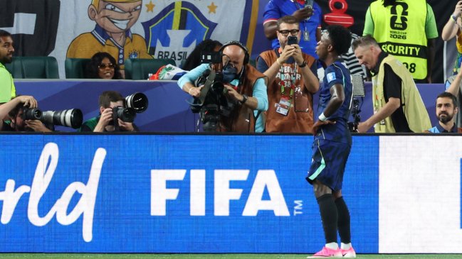 Con gran gesto técnico: Vinicius firmó el tercero de Brasil con un golazo ante Haití
