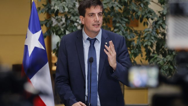 Schalper votará en contra del libelo contra Grau y propone reforma a acusaciones constitucionales