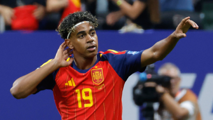   Lamine Yamal anotó su primer gol en Mundiales para el 1-0 de España ante Arabia Saudita 