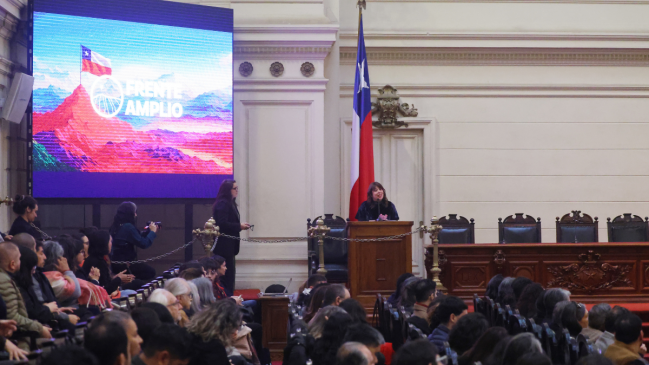 Congreso del Frente Amplio abre con críticas al Gobierno y foco en el descontento ciudadano