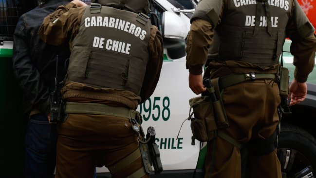 Delincuente intentó atropellar a carabinero tras robar auto en Mall Arauco Maipú